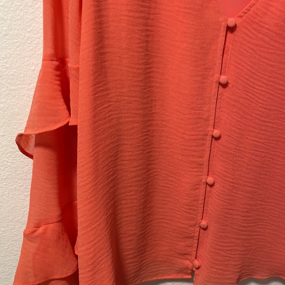 Like New Vince Camuto Top! - Picture 4 of 8